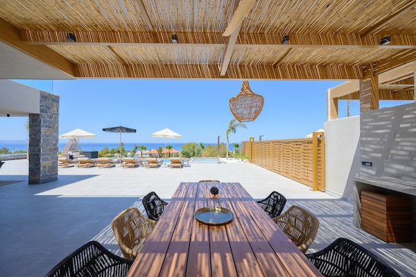 Foto van Villa in Heraklion bij Anissaras Strand - Vakantiehuis in Heraklion - terrace