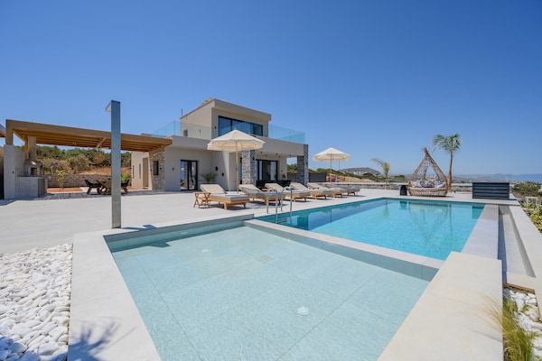 Foto van Villa in Heraklion bij Anissaras Strand - Vakantiehuis in Heraklion - PoolOfHouse