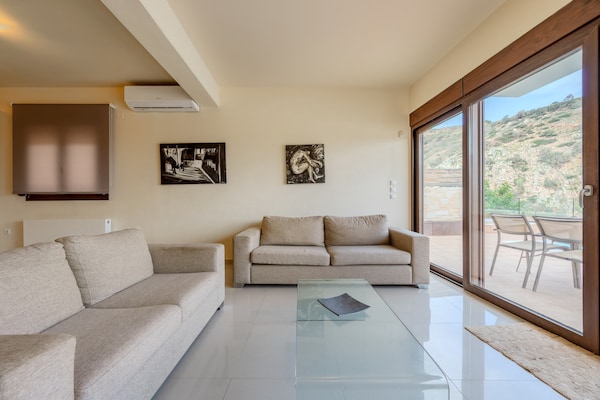 Foto van Villa nabij het strand van Palaiokastro - Vakantiehuis in Palaiokastro - LivingRoom