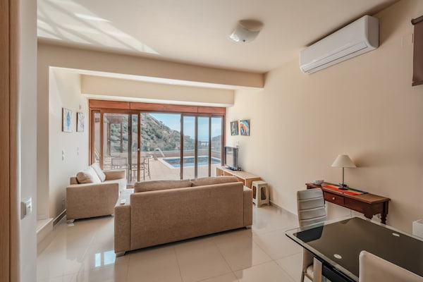 Foto van Villa met 3 slaapkamers nabij Heraklion - Vakantiehuis in Palaiokastro - LivingRoom