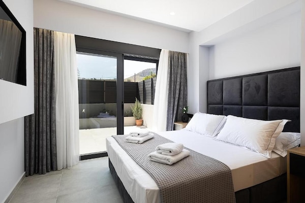 Foto van Villa met zeezicht, zwembad en barbecue voor 8 - Vakantiehuis in Gournes - BedRoom