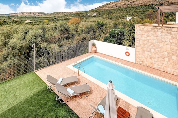 Foto van Villa in Kalamitsi bij Witte Bergen - Vakantiehuis in Kalamitsi Alexandrou - PoolOfHouse