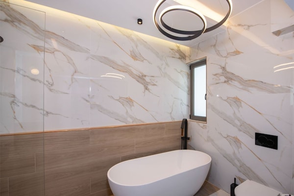 Foto van Villa Kournas met zwembad, geschikt voor 12 gasten - BathRoom