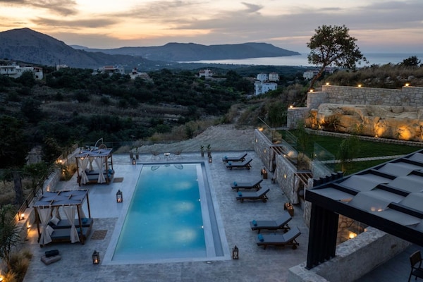 Foto van Villa Kournas met zwembad, geschikt voor 12 gasten - PoolOfHouse