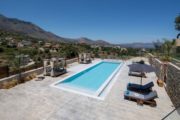 Foto van Villa Kournas met zwembad, geschikt voor 12 gasten - PoolOfHouse