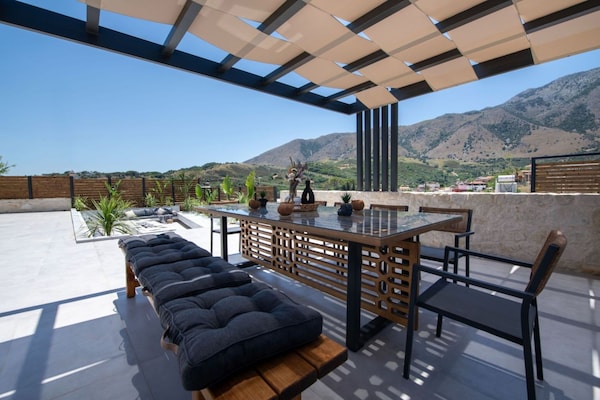 Foto van Villa Kournas met zwembad, geschikt voor 12 gasten - TerraceBalcony