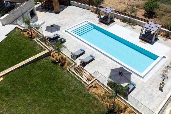 Foto van Villa Kournas met zwembad, geschikt voor 12 gasten - PoolOfHouse