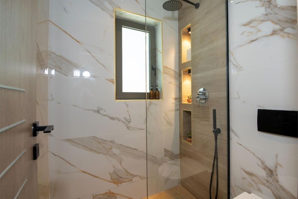 Foto van Villa Kournas met zwembad, geschikt voor 12 gasten - BathRoom