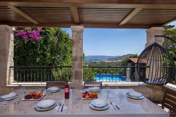 Foto van Villa voor 8 gasten met prachtig uitzicht - Vakantiehuis in Kissamos - TerraceBalcony