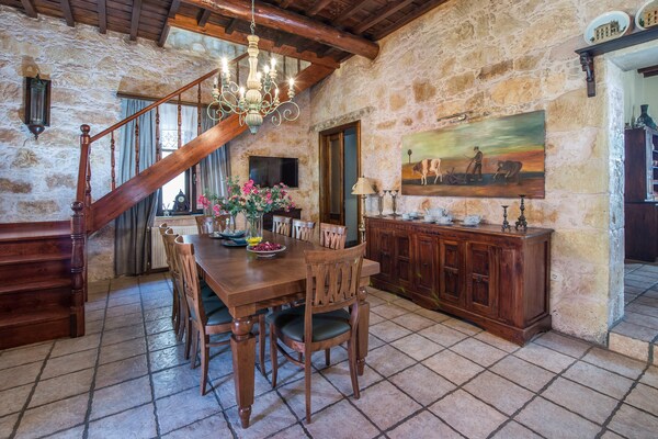 Foto van Villa voor 8 gasten met prachtig uitzicht - Vakantiehuis in Kissamos - DiningRoom