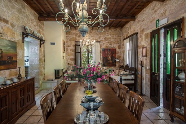 Foto van Villa op Kreta in de Middellandse Zee - Vakantiehuis in Kissamos - DiningRoom