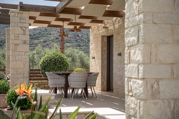 Foto van Villa voor 7 personen in Chania, vlakbij de zee - Vakantiehuis in Kissamos - DiningRoom