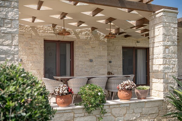 Foto van Villa voor 7 personen in Chania, vlakbij de zee - Vakantiehuis in Kissamos - DiningRoom