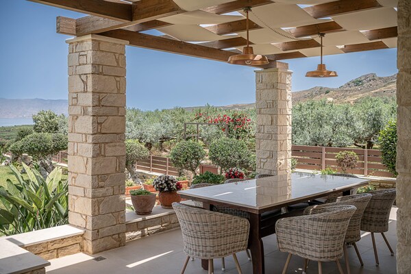 Foto van Villa voor 7 personen in Chania, vlakbij de zee - Vakantiehuis in Kissamos - DiningRoom