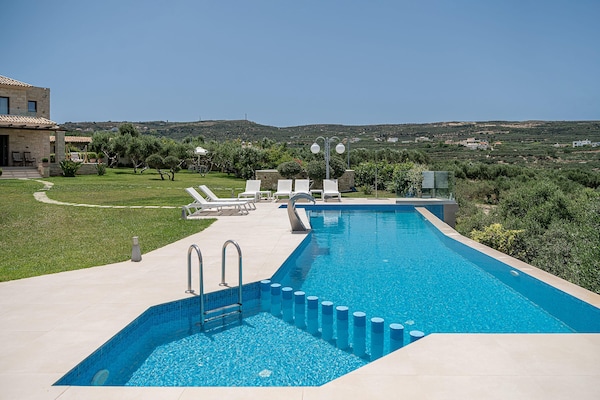 Foto van Villa voor 7 personen in Chania, vlakbij de zee - Vakantiehuis in Kissamos - PoolOfHouse