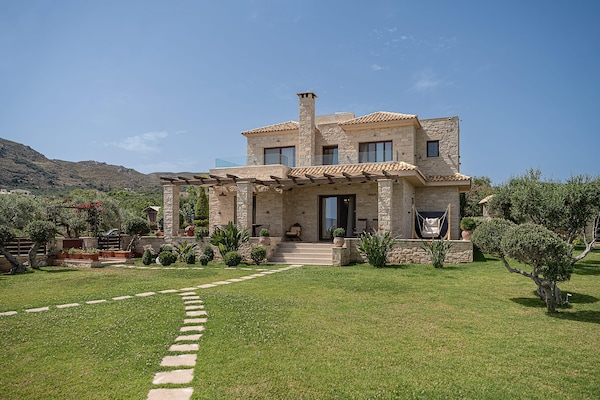 Foto van Villa voor 7 personen in Chania, vlakbij de zee - Vakantiehuis in Kissamos - ExteriorSummer