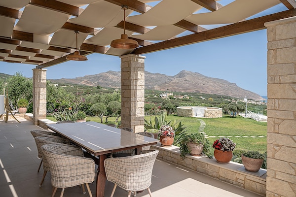Foto van Villa voor 7 personen in Chania, vlakbij de zee - Vakantiehuis in Kissamos - DiningRoom