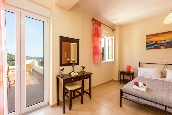 Foto van Villa op een heuvel met privézwembad - Vakantiehuis in Bali - BedRoom