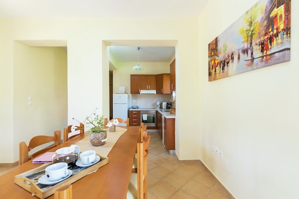 Foto van Villa op een heuvel, privézwembad - Vakantiehuis in Bali - DiningRoom