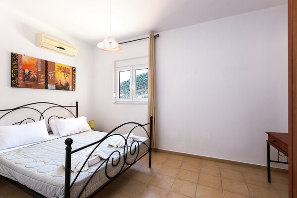 Foto van Villa op een heuvel, privézwembad - Vakantiehuis in Bali - BedRoom