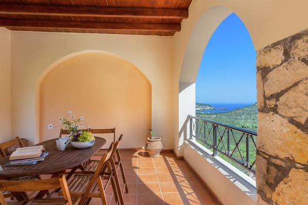 Foto van Villa op een heuvel, privézwembad - Vakantiehuis in Bali - TerraceBalcony