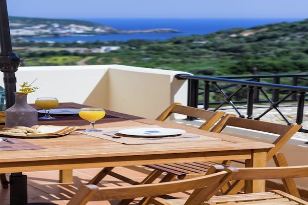 Foto van Villa op een heuvel, privézwembad - Vakantiehuis in Bali - TerraceBalcony