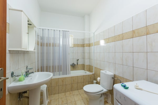 Foto van 4 Afzonderlijke Villa's, zwembad en zeezicht voor groepen tot 28 personen, Bali - BathRoom