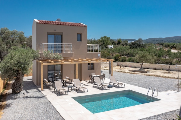 Foto van Villa in Viran Episkopi met Privézwembad - Vakantiehuis in Viran Episkopi - Outdoor