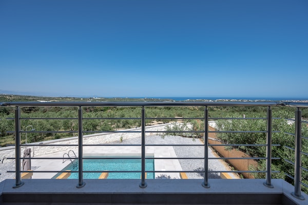 Foto van Villa in Viran Episkopi met Privézwembad - Vakantiehuis in Viran Episkopi - Outdoor