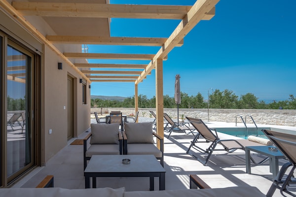 Foto van Villa in Viran Episkopi met Privézwembad - Vakantiehuis in Viran Episkopi - Outdoor