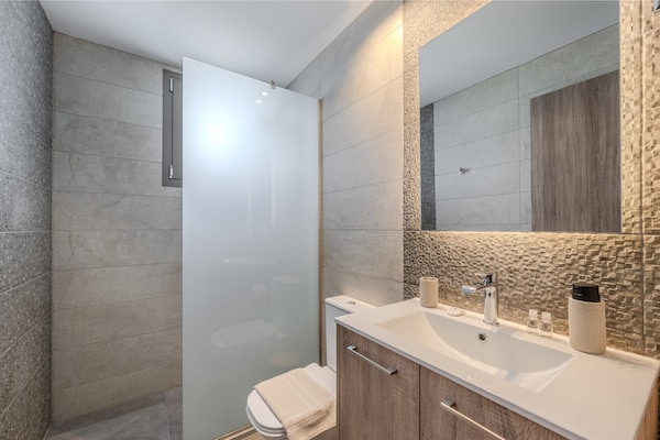 Foto van Villa in Viran Episkopi met Privézwembad - Vakantiehuis in Viran Episkopi - BathRoom