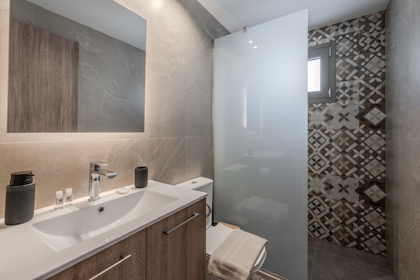 Foto van Villa in Viran Episkopi met Privézwembad - Vakantiehuis in Viran Episkopi - BathRoom