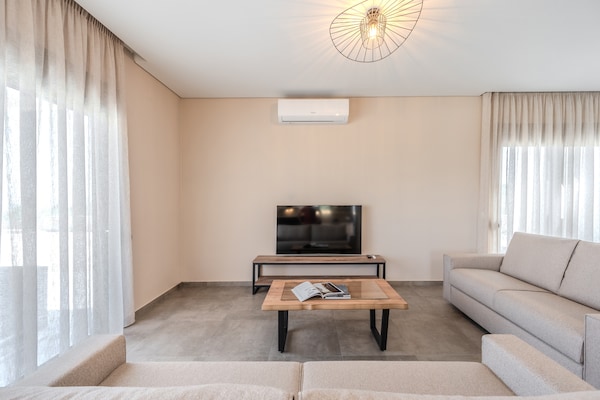 Foto van Villa in Viran Episkopi met Privézwembad - Vakantiehuis in Viran Episkopi - LivingRoom
