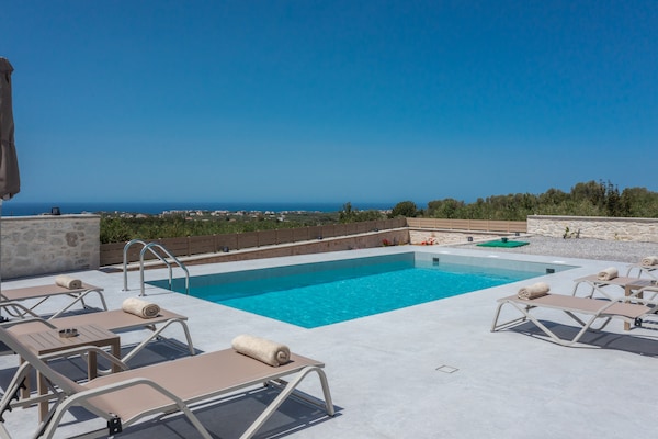 Foto van Villa in Viran Episkopi met Privézwembad - Vakantiehuis in Viran Episkopi - PoolOfHouse
