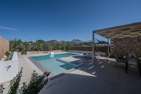 Foto van Villa in Melidoni met Zwembad en Uitzicht - Vakantiehuis in Melidoni - PoolOfHouse