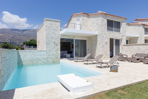 Foto van Villa in Damnoni bij het strand - Vakantiehuis in Damnoni - PoolOfHouse