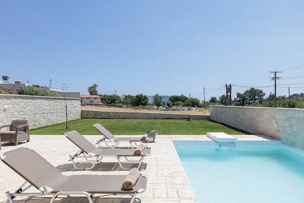 Foto van Villa in Damnoni bij het strand - Vakantiehuis in Damnoni - PoolOfHouse