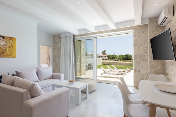Foto van Villa in Damnoni bij het strand - Vakantiehuis in Damnoni - LivingRoom