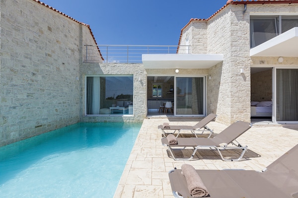 Foto van Villa in Damnoni bij het strand - Vakantiehuis in Damnoni - PoolOfHouse