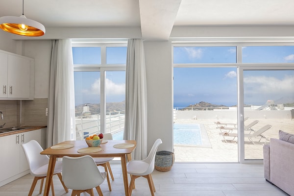 Foto van Villa op Kreta met Zwembad & Dichtbij Tavernes - Vakantiehuis in Mariou - DiningRoom