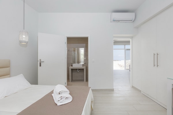 Foto van Villa op Kreta met Zwembad & Dichtbij Tavernes - Vakantiehuis in Mariou - BedRoom