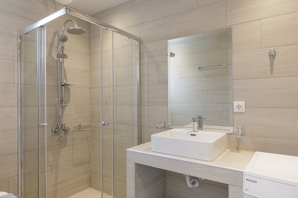 Foto van Villa op Kreta met Zwembad & Dichtbij Tavernes - Vakantiehuis in Mariou - BathRoom