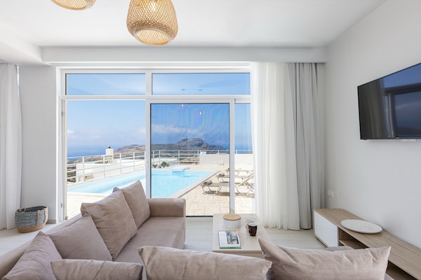 Foto van Villa op Kreta met Zwembad & Dichtbij Tavernes - Vakantiehuis in Mariou - LivingRoom