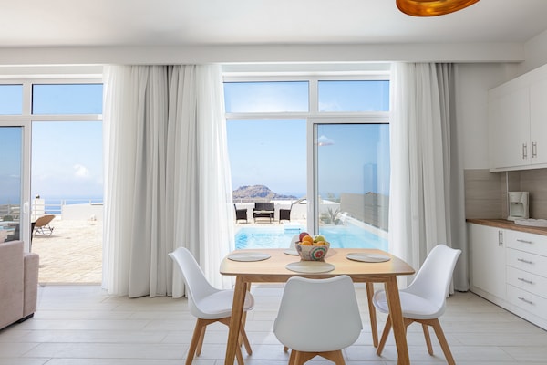 Foto van Villa op Kreta met Zwembad & Dichtbij Tavernes - Vakantiehuis in Mariou - DiningRoom