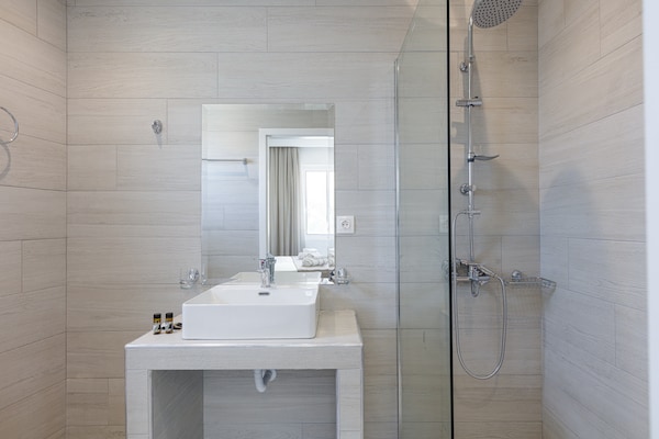 Foto van Villa met 2 slaapkamers in Mariou - Vakantiehuis in Mariou - BathRoom
