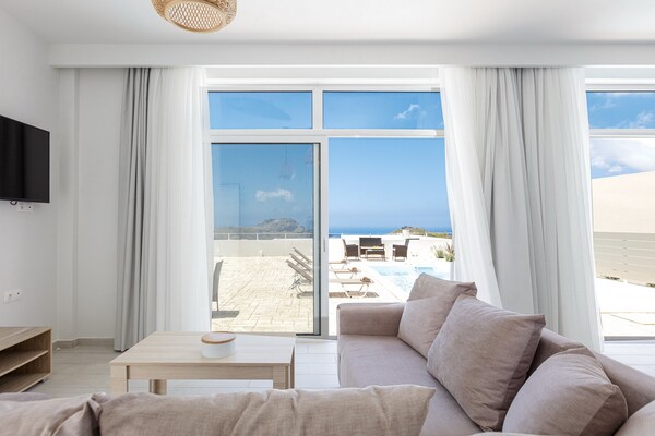 Foto van Villa met 2 slaapkamers in Mariou - Vakantiehuis in Mariou - LivingRoom