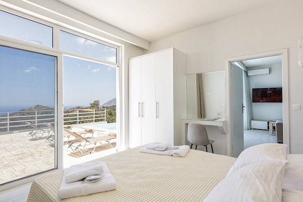 Foto van Villa in Mariou met privézwembad & strand - Vakantiehuis in Mariou - BedRoom
