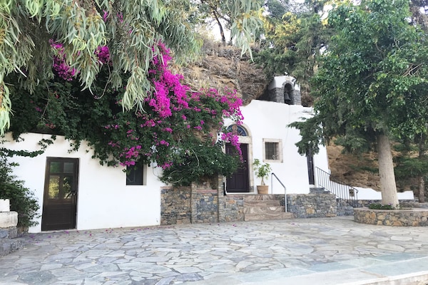 Foto van Villa in Mariou met privézwembad & strand - Vakantiehuis in Mariou - AreaSummer1KM