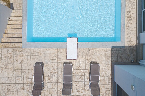 Foto van Villa in Mariou met privézwembad & strand - Vakantiehuis in Mariou - PoolOfHouse