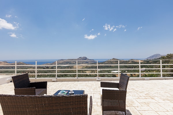 Foto van Villa in Mariou met privézwembad & strand - Vakantiehuis in Mariou - terrace